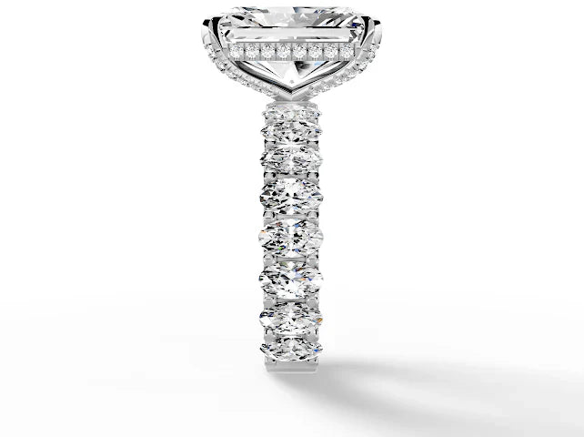 Pear Cut in Luna's Oval Design