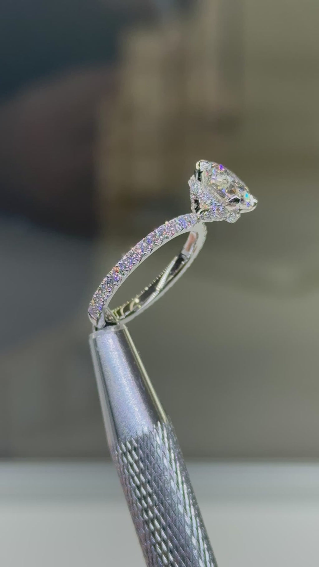 The Round Signature Thin Series